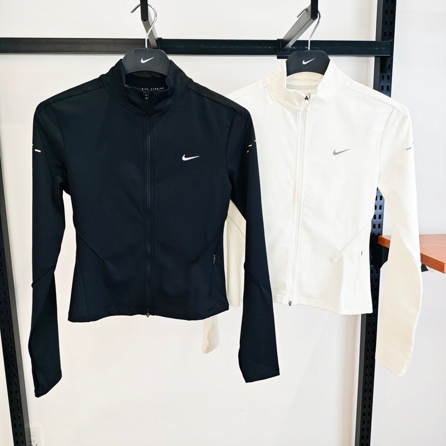 Nike耐克25秋新款SWIFT DRI-FIT女子速干跑步上衣运动外套IB1999