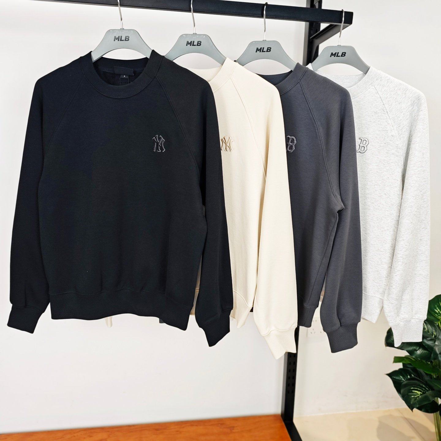 MLB情侣卫衣25秋冬新款NY刺绣小标男女加绒运动套头衫3AMTB0356