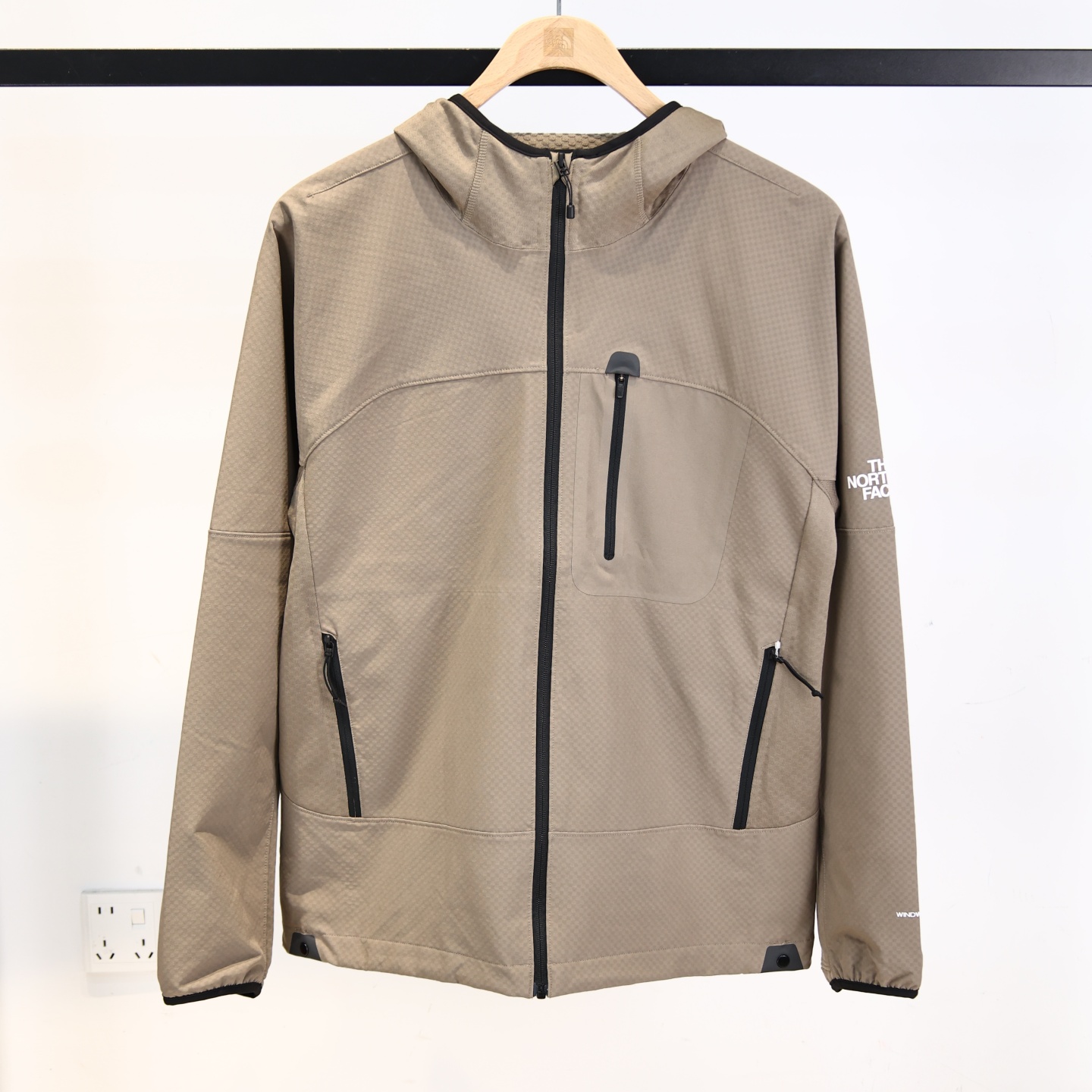 北面男款软壳加绒防泼水保暖外套