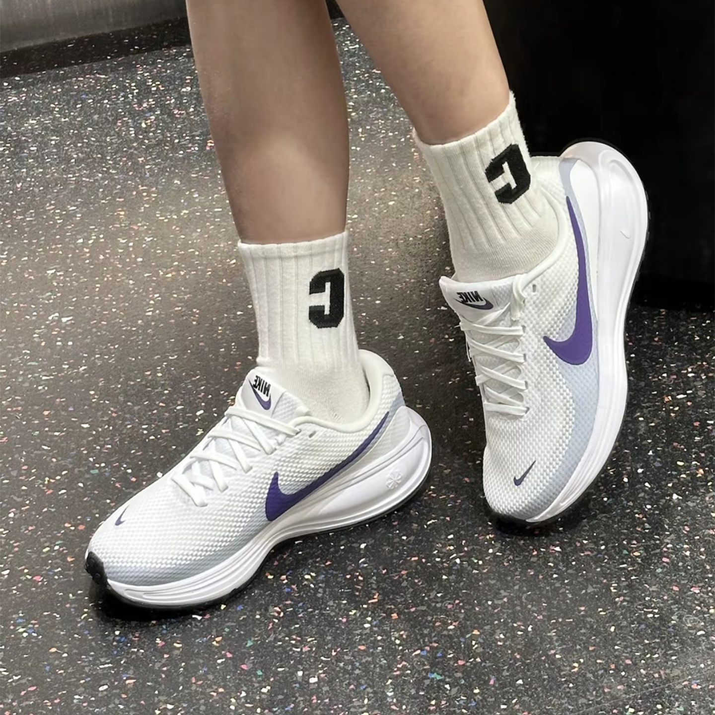 耐克女鞋专业跑步鞋休闲运动鞋