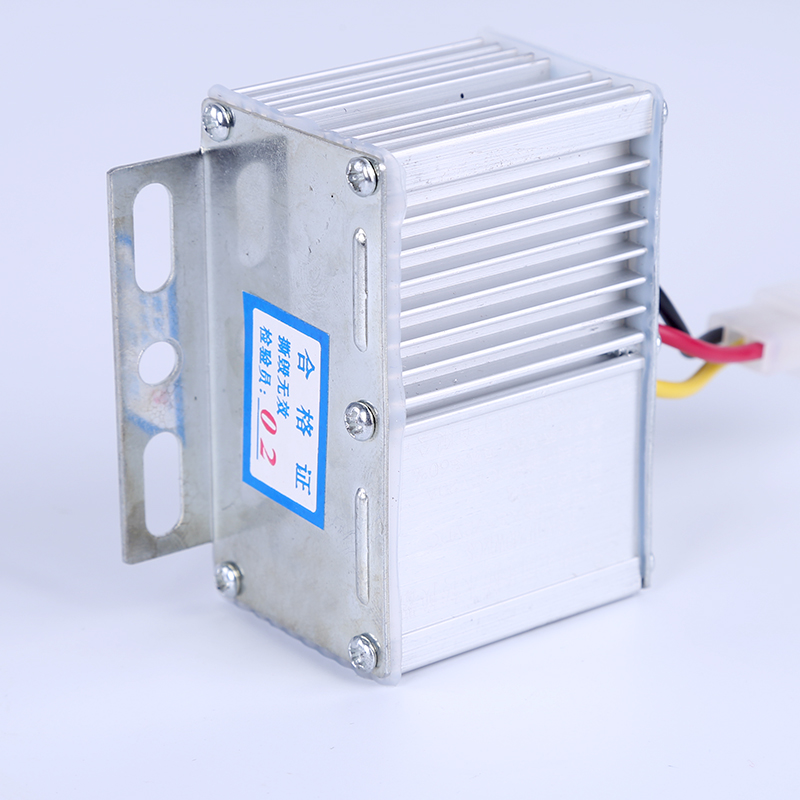 热销电动车转换器36V48V60V64V72V转12V20A24V15A5V车载LED电源暖