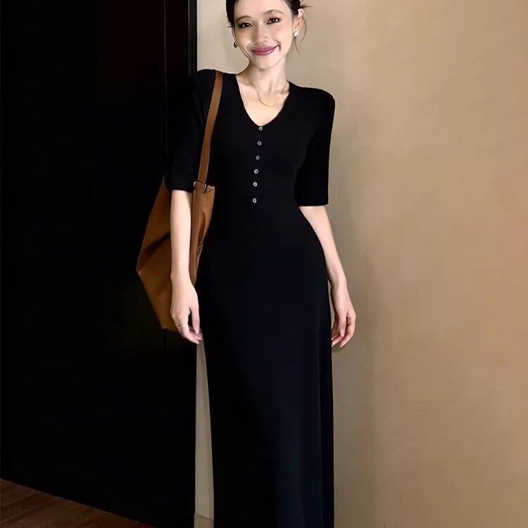 针织纽扣V领套头连衣裙包臀裙
