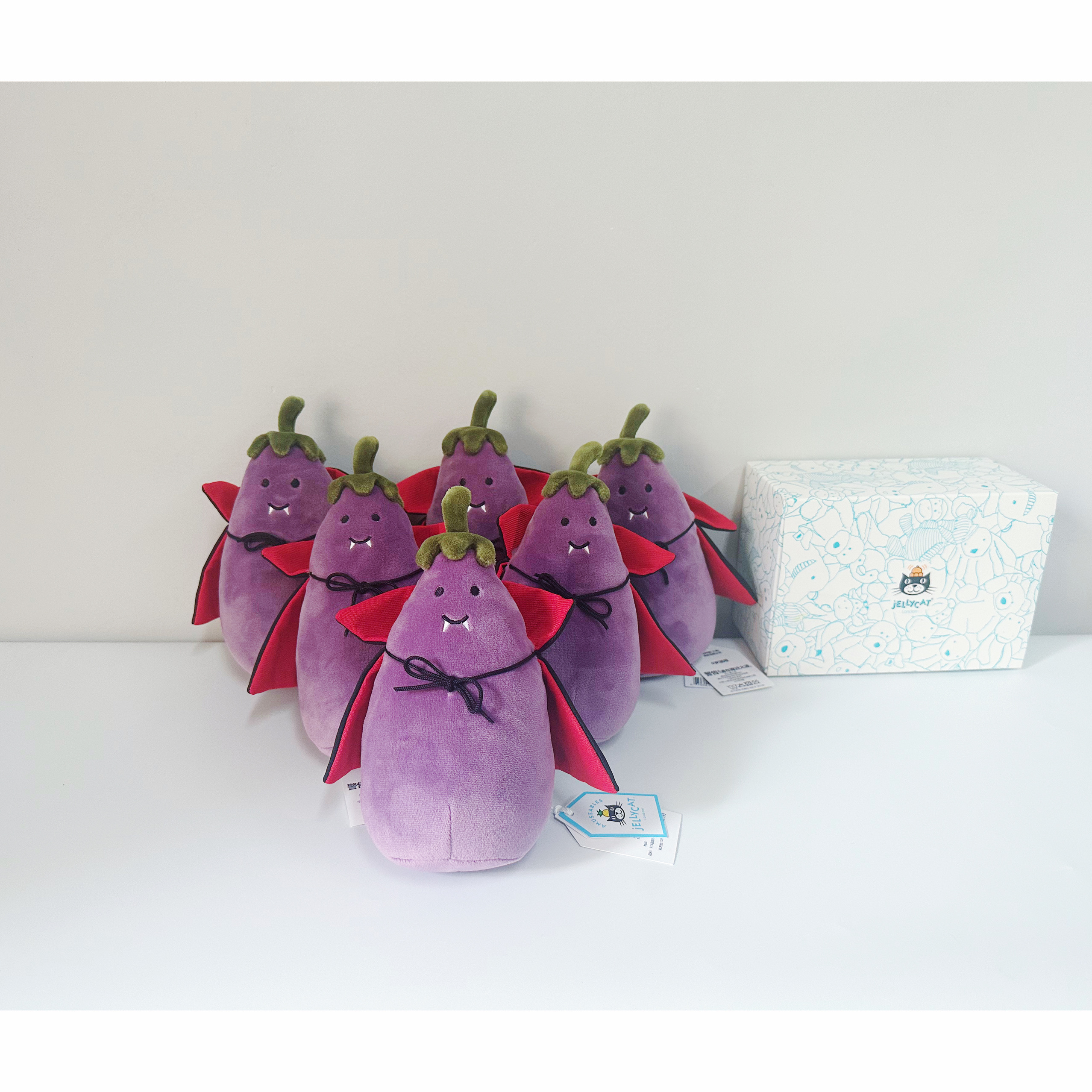 英国JELLYCAT万圣节吸血鬼茄子吸血鬼装蝙蝠侠茄总大茄子毛绒礼物