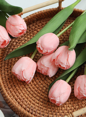 高档手感保湿郁金香仿真花束家居客厅假花摆件手捧花装饰拍照花艺