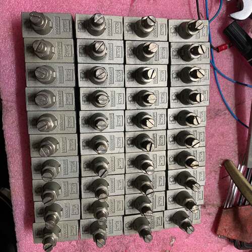 可维修 AS2000节流阀，共40个，成色如图，议价