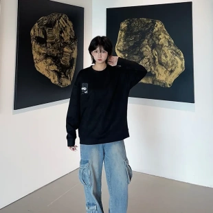 辛普森卡通印花麂皮絨寬松圓領套頭衛衣多巴胺 包文婧同款
