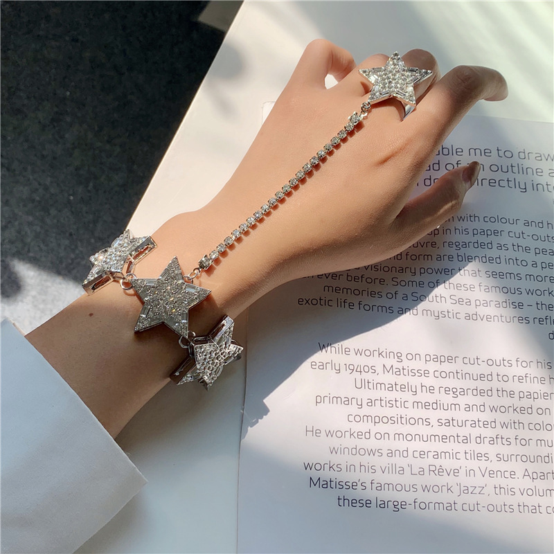 走秀款 镶嵌水钻星星手链戒指一体Star Diamond Bracelet women