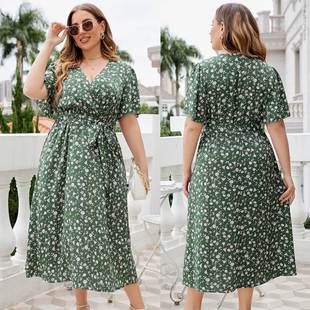 Summer V-neck floral large dress 夏季v领绿色碎花大码连衣长裙