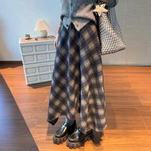 毛呢格子半身裙女秋冬2025新款垂感复古格纹不规则伞裙半裙中长款