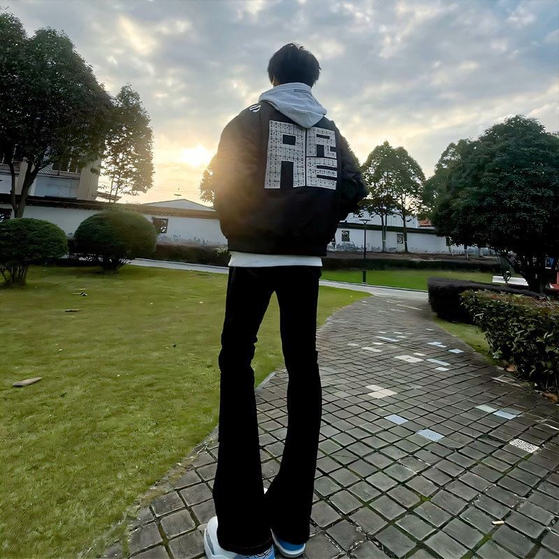 微喇弹力牛仔裤男款美式高街vibe裤子潮牌痞帅炸街修身弯刀裤