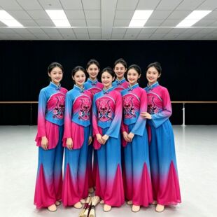 新款秧歌喜庆舞蹈演出服装女中国风舞台打鼓广场舞扇子舞锣鼓队服