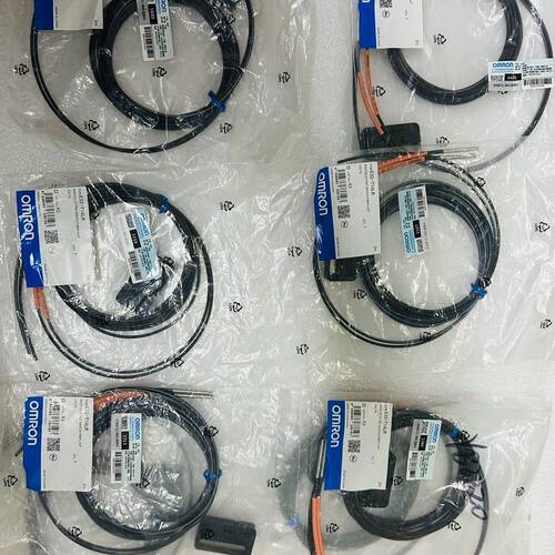 OMROM E32-T14LR 光纤传感器 实物图片