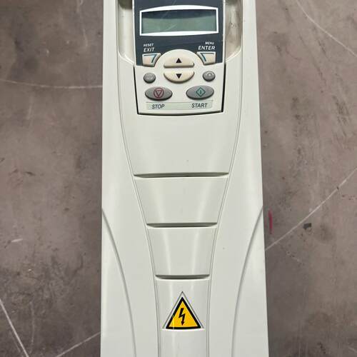 ACS510-01-09A4-4变l器4KW 功能完好不