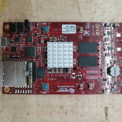 AVNET板。关联BD-Z7PZ-7Z010 具体见图 无磕