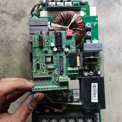 台达变频器vfd055e43a  5.5kw380v 成色看