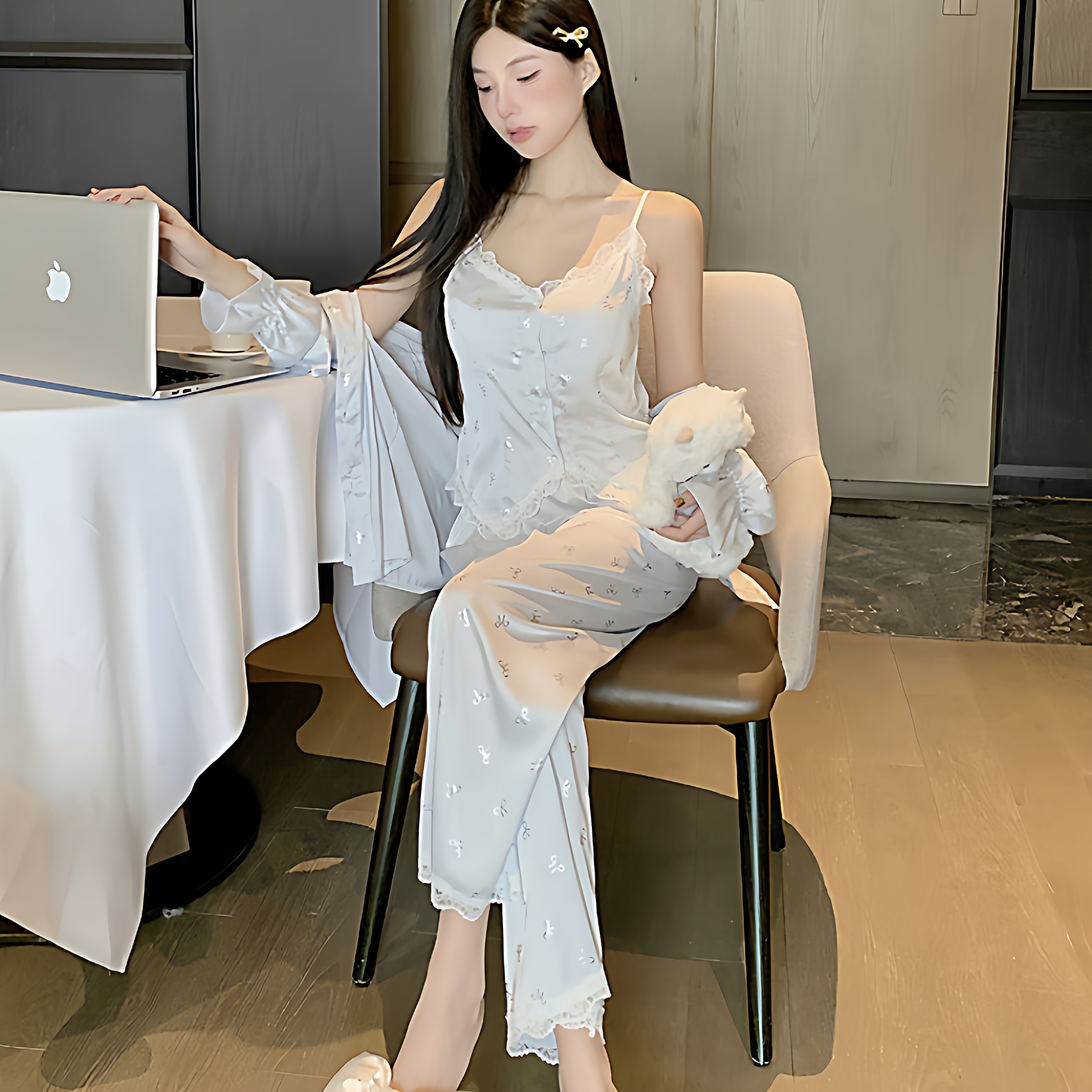 甜美可爱法式烫银蝴蝶真丝睡衣吊带带胸垫送闺蜜轻奢高级感三件套,女士内衣/男士内衣/家居服,睡衣/家居服套装,淘宝优惠券,粉丝福利购,淘宝优惠卷