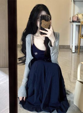 法国蓝色吊带连衣裙为妇女夏季2025新热门风格海滨度假风格海滩长
