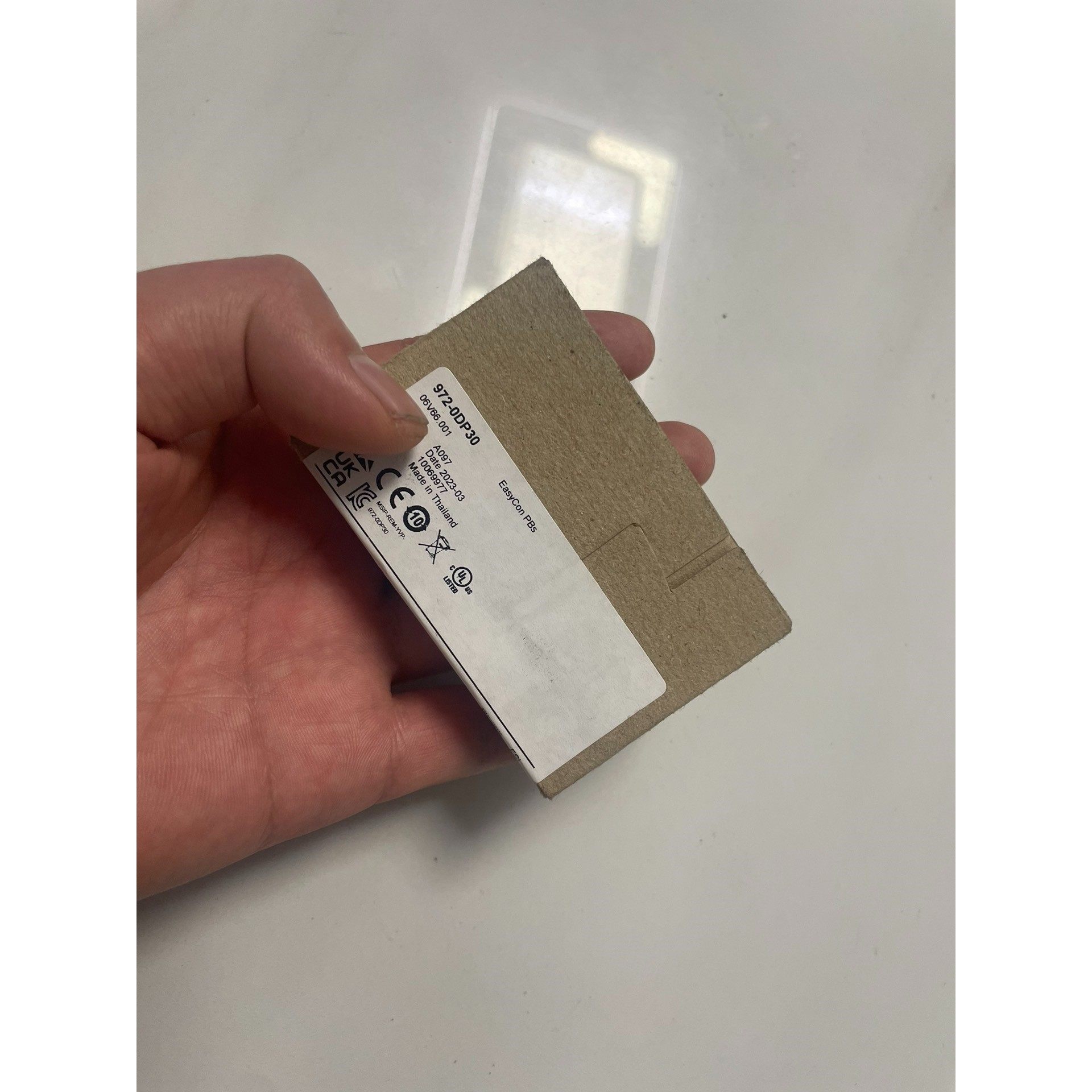 安川Yaskawa 接头 972-0DP30   1个 全新议价产品