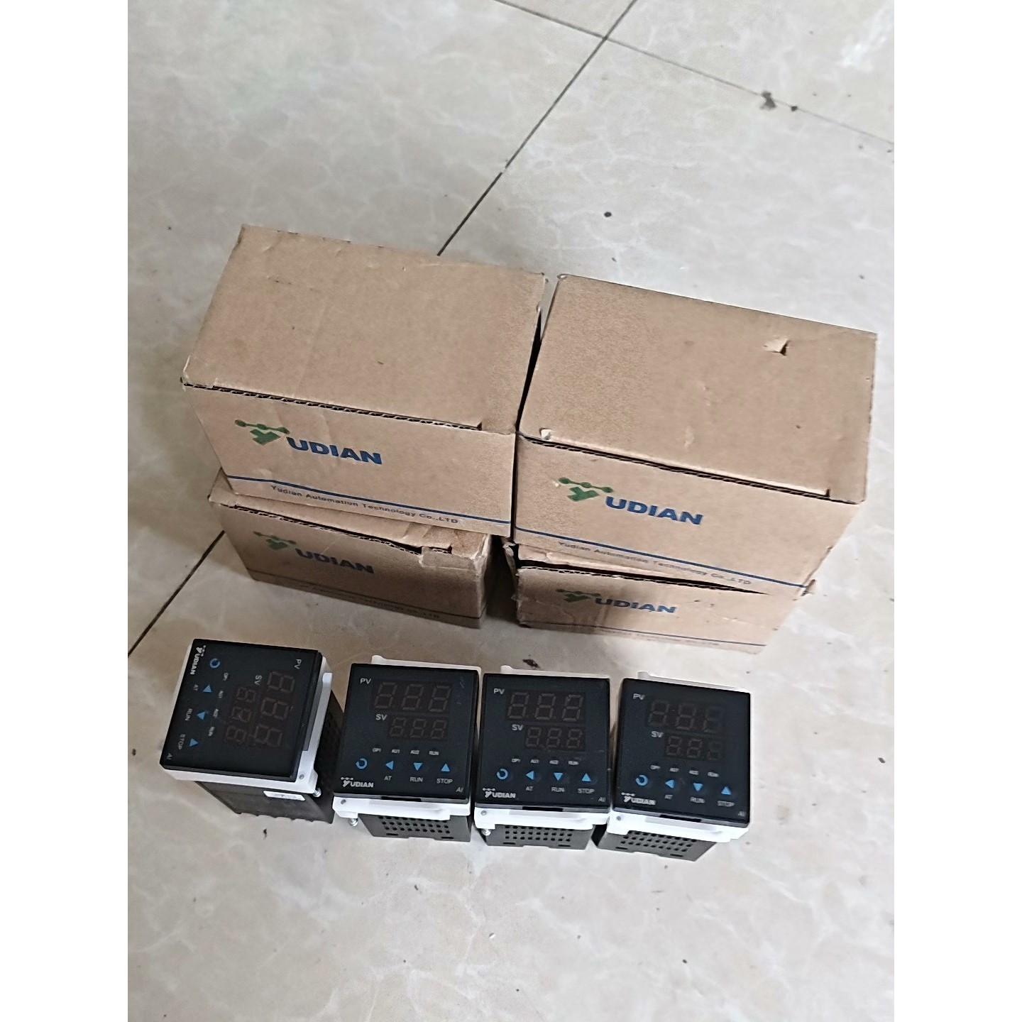 YUDIAN宇电温控表AI-208,数字显示,全新未使用,共议价产品