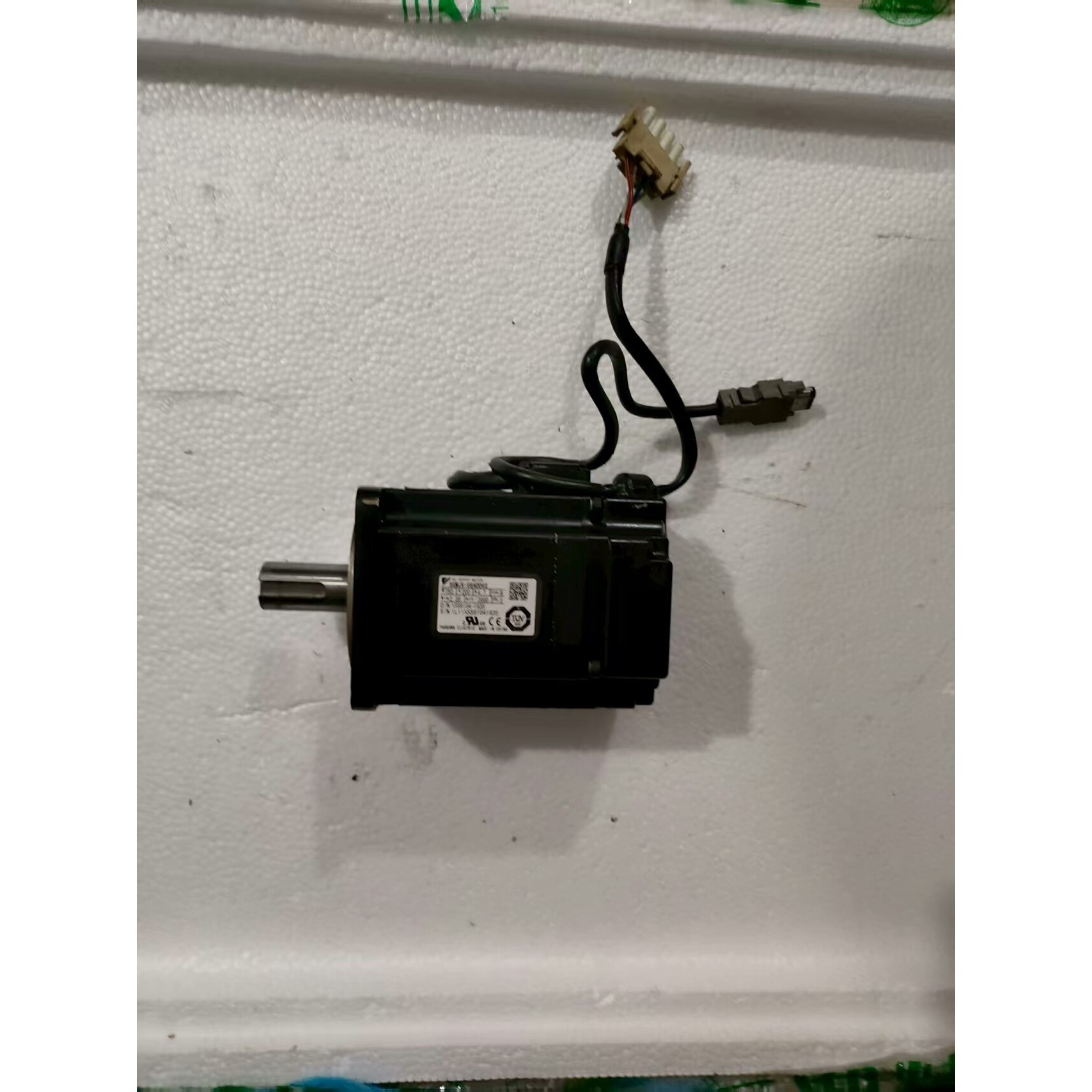 安川750w伺服电机,型号SGMJV-08ADD6S,议价产品