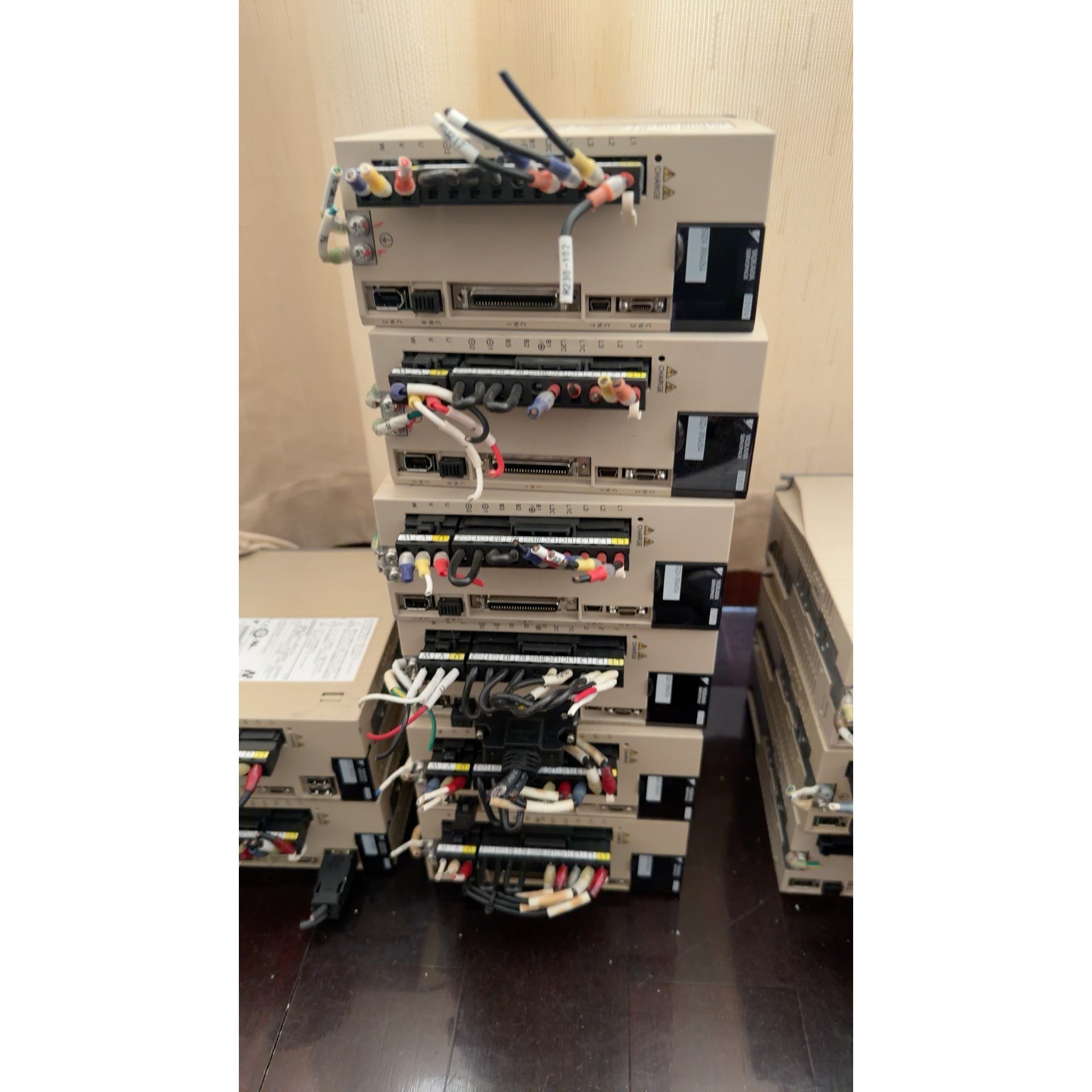 安川驱动SGDV-3R8A05A包好实图拍漂亮议价产品