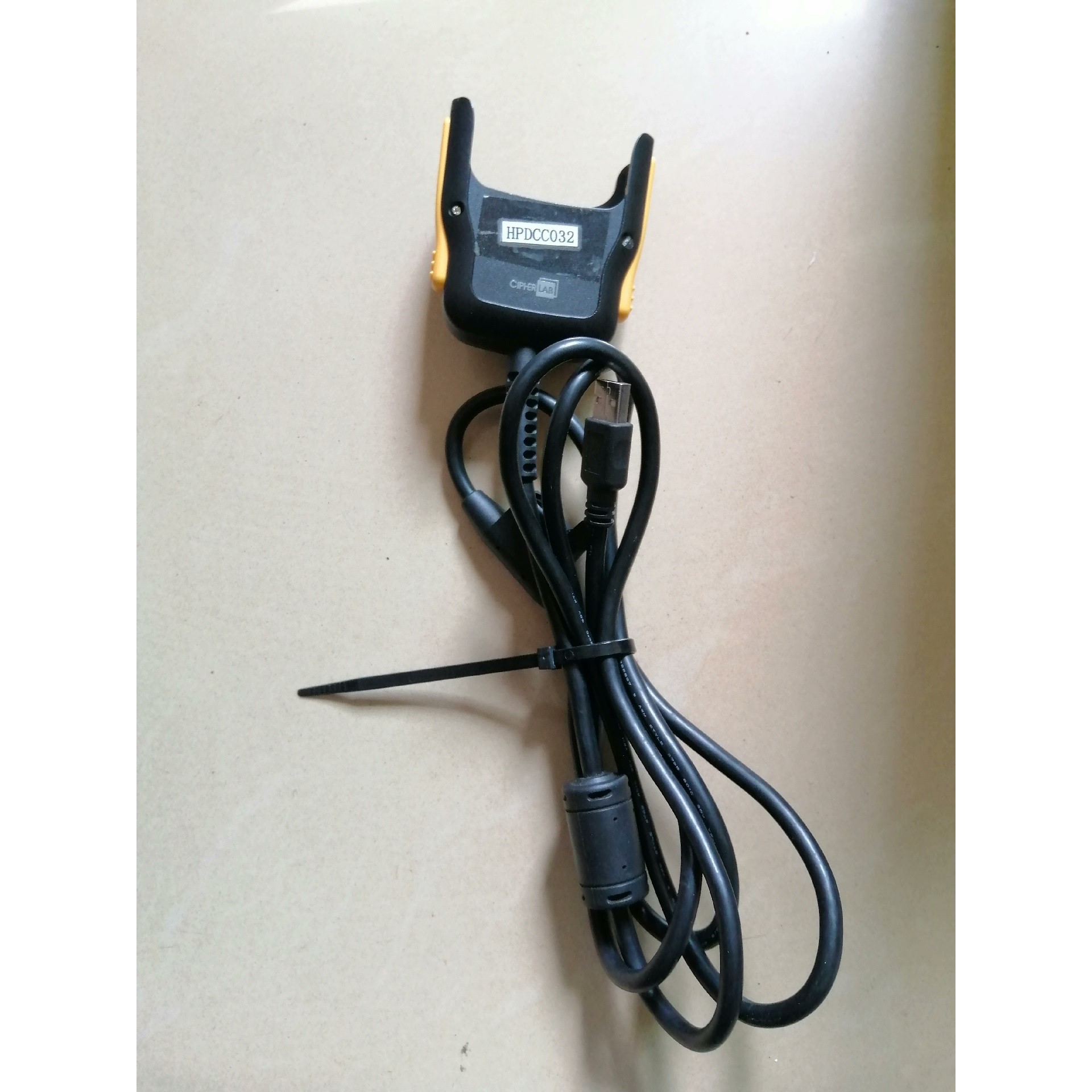 欣技SNP-9700-USB卡扣式通信充电器,成色如图,货场议价产品