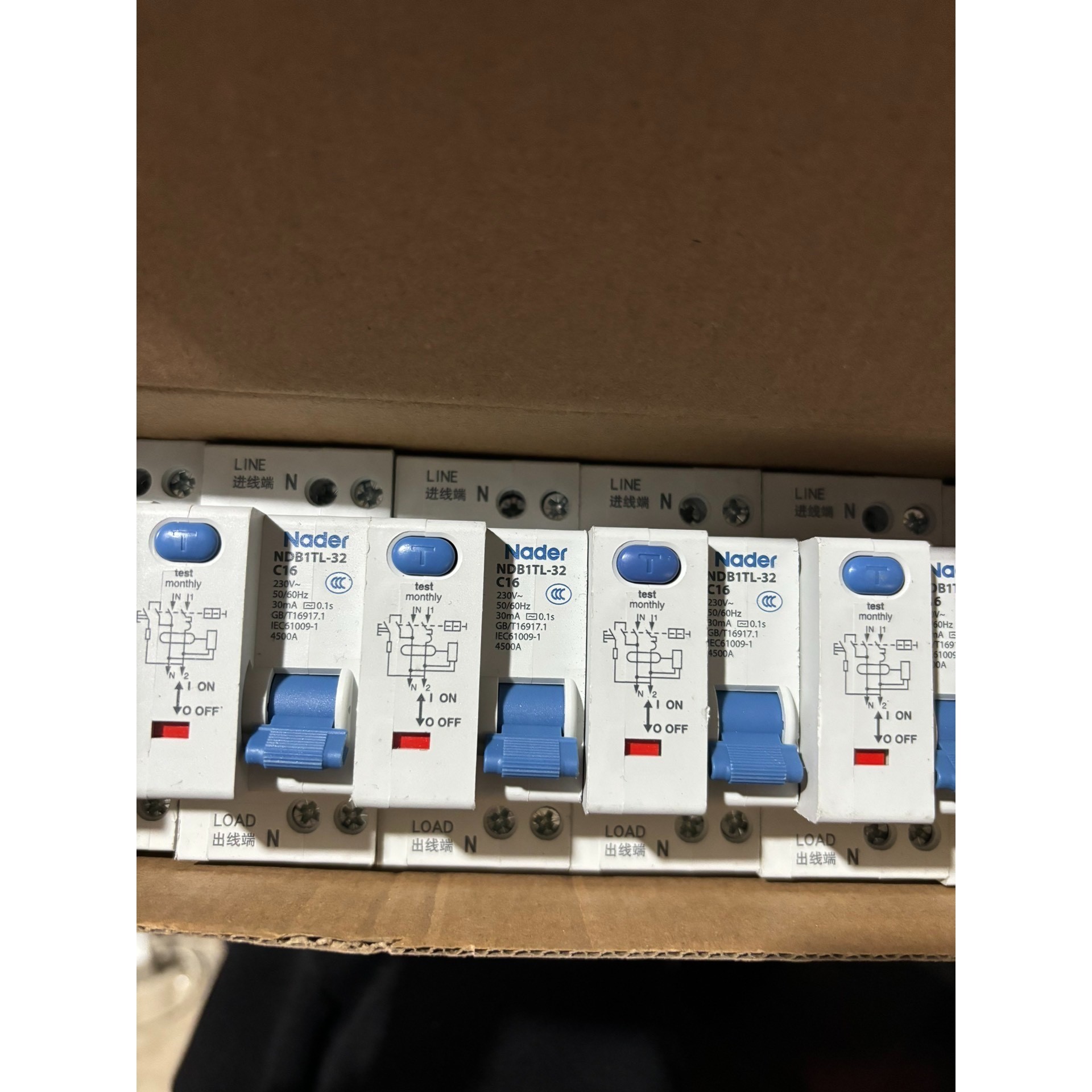 良信漏电断路器 Ndb1tl-32 1pn16a 新的没有用议价产品