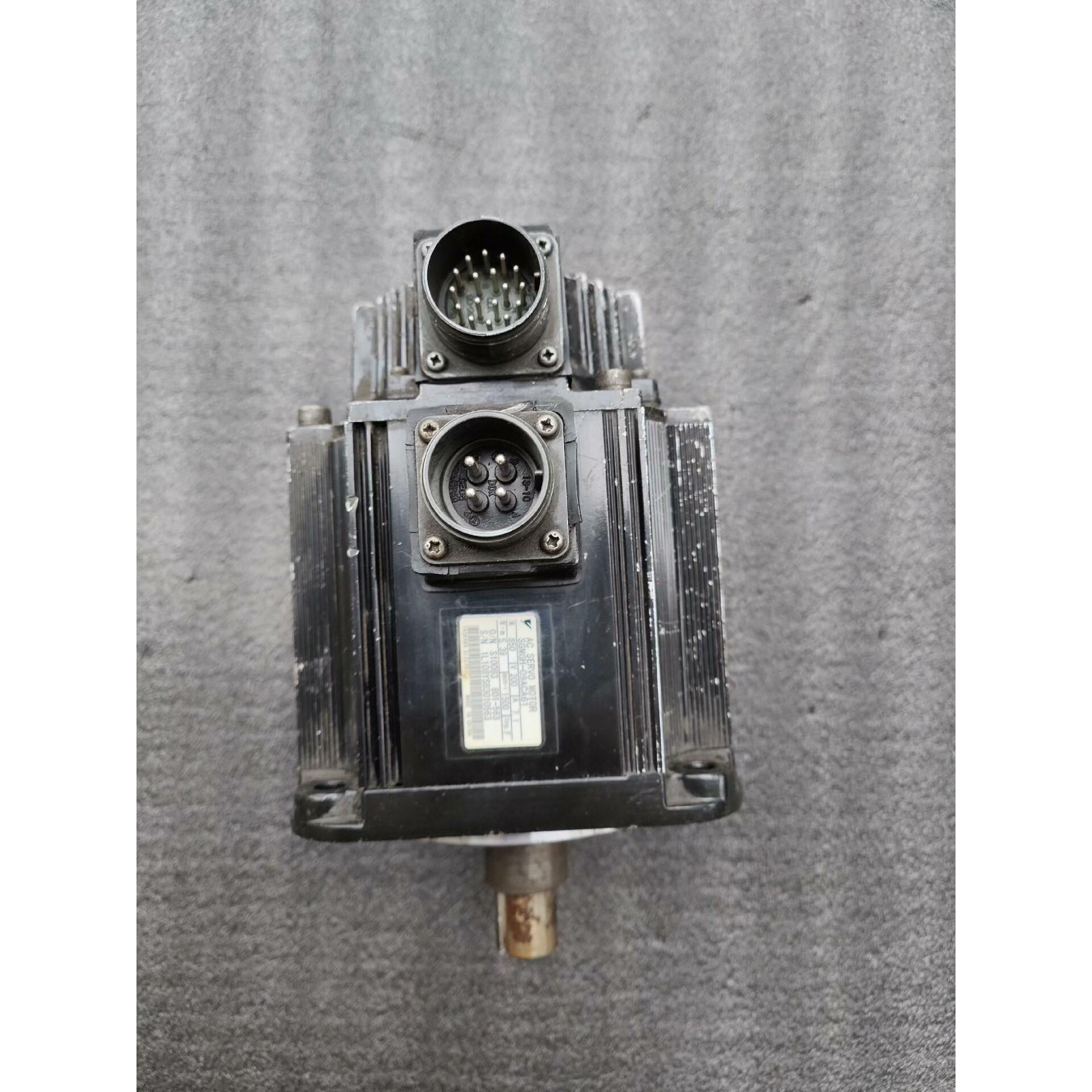 安川sgmgh-09aca61伺服电机,成色如图实物拍摄,功议价产品