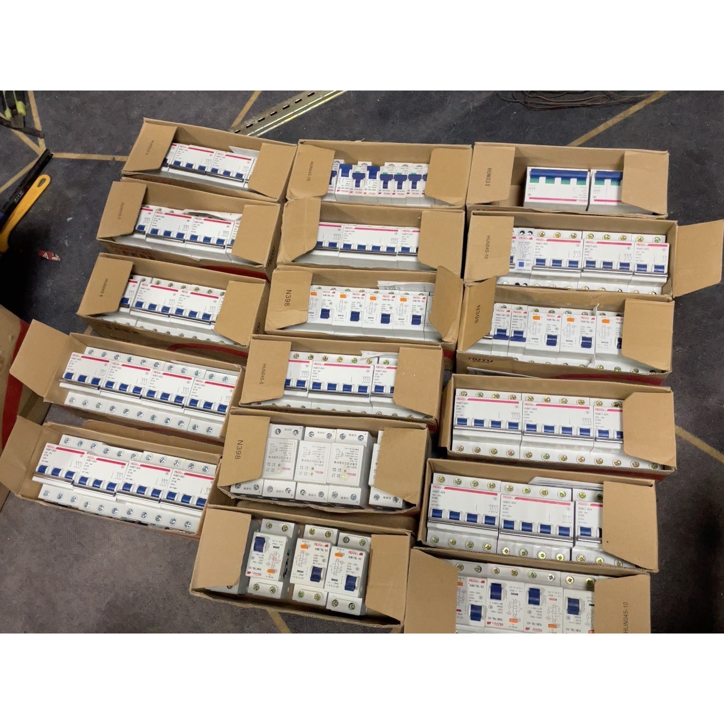 HUYU断路器议价产品