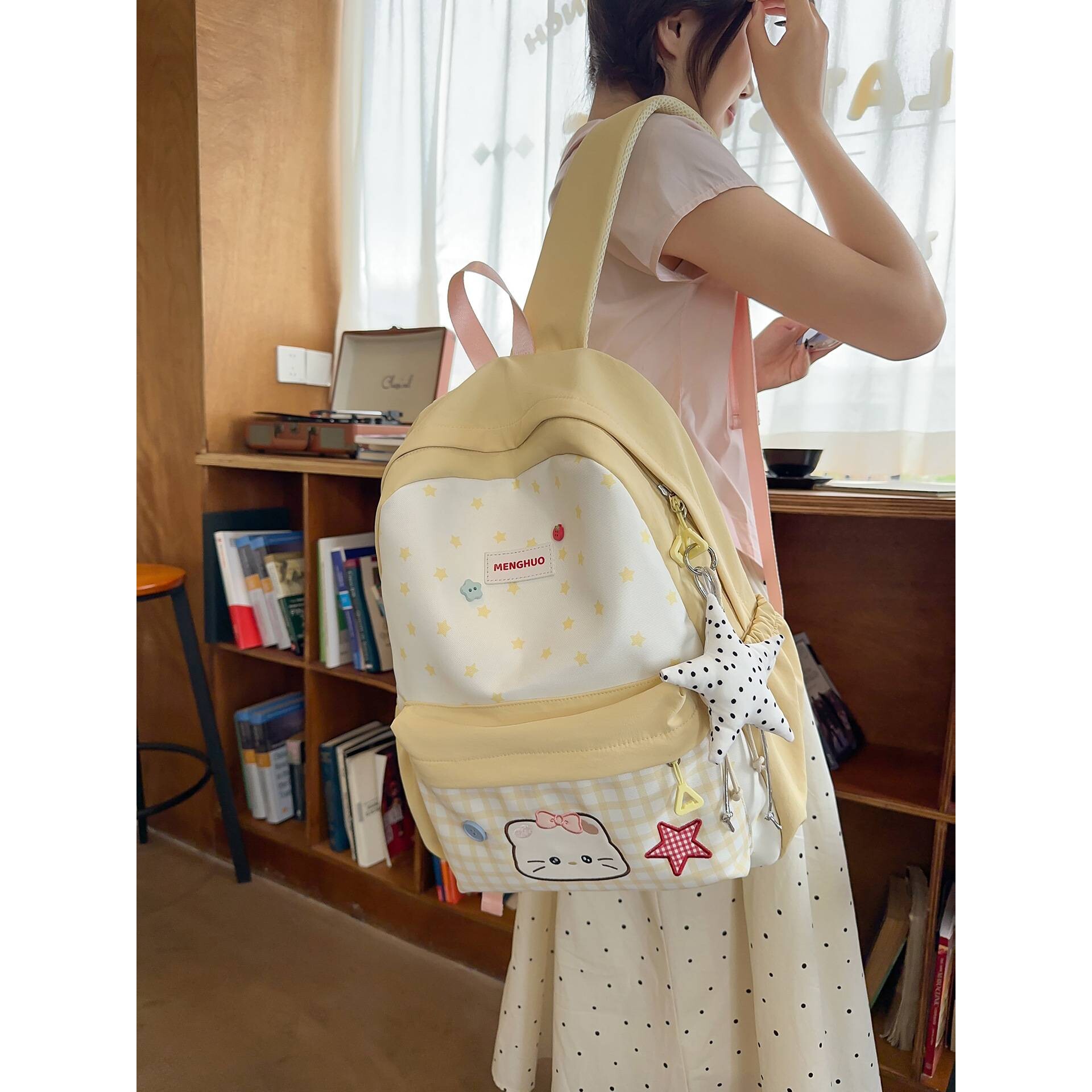 品牌新款高颜值日系轻便小众可爱软妹子少女双肩包波点可爱背包