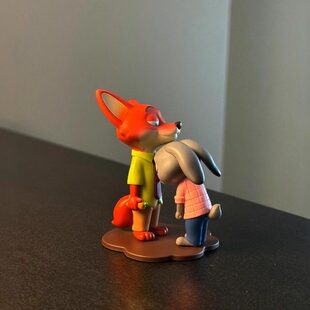 【甜蜜依靠】疯狂动物城手办摆件尼克朱迪甜蜜抱抱桌面周边公仔