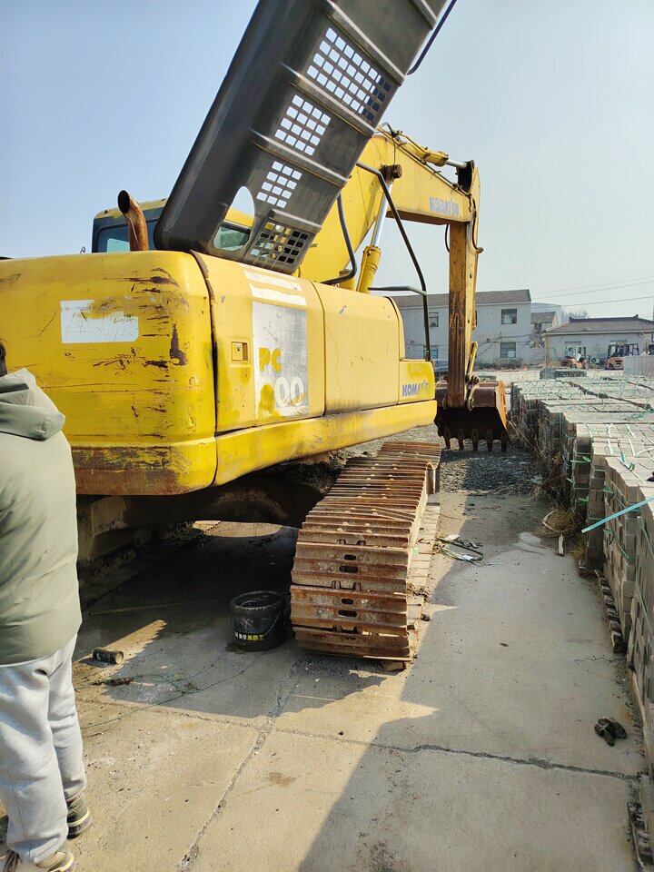 4月13日镇江一批机械设备（叉车5台、铲车3台、洒水车1台、装载车1台、挖机1台）处置公开竞价网络拍卖公告