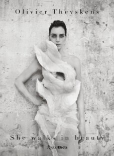 【现货】奥利维尔·泰斯金斯：她行走在美丽中 Olivier Theyskens: She Walks in Beauty｜老佛爷书店