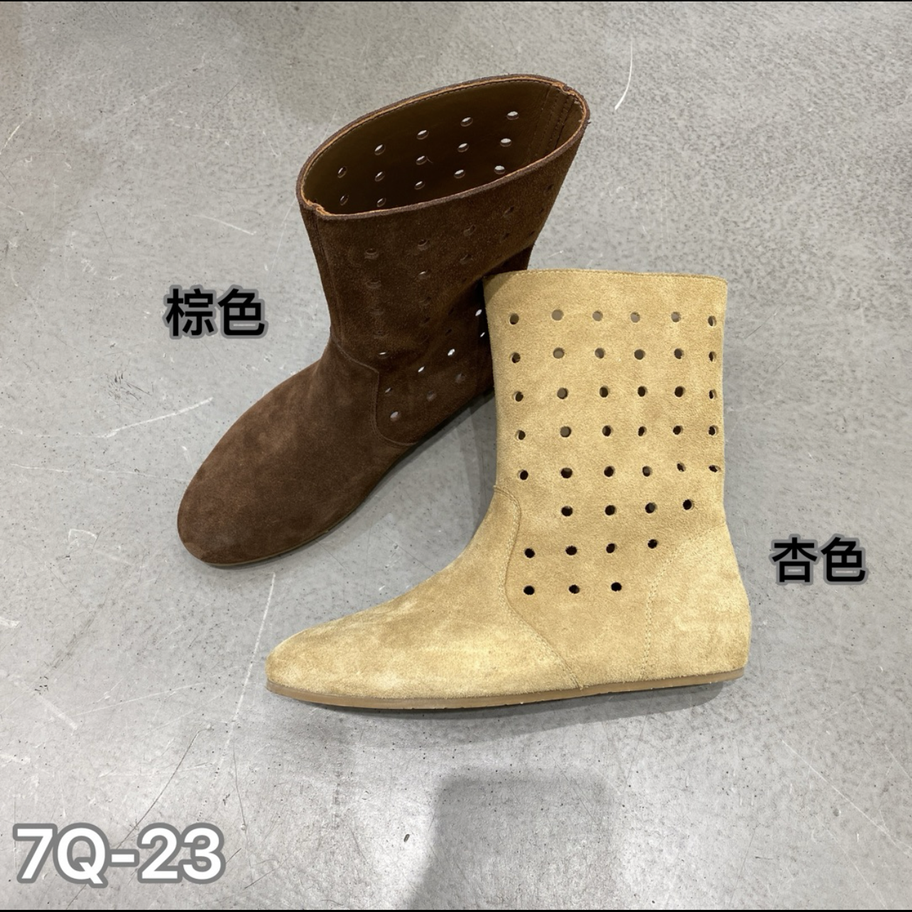2025新款女士短靴洞洞装饰宽筒短筒靴复古翻毛女靴中筒百搭