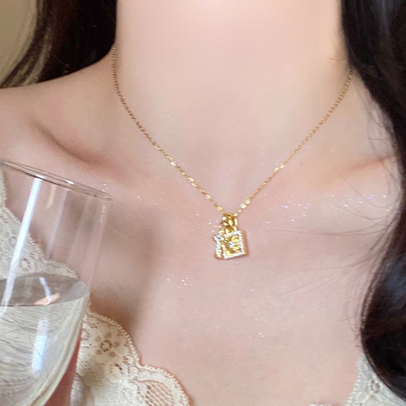 潮酷女孩!复古十字架项链女款锁骨链项链轻奢小众颈链首饰品