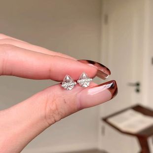 极简主义!锆石水滴梨形排钻耳钉小众百搭通勤日常养耳洞耳钉耳饰