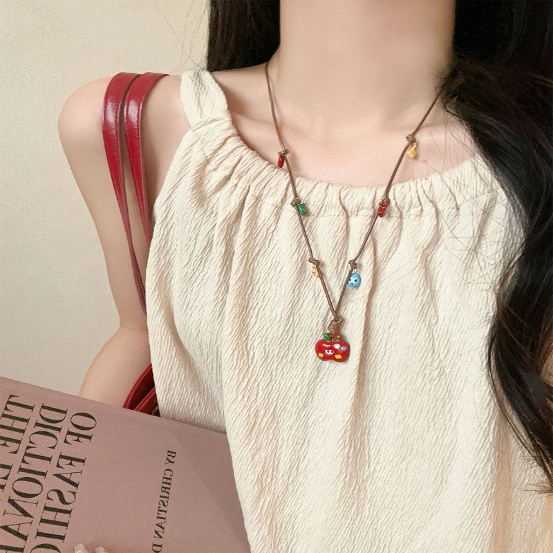 多巴胺彩色陶瓷苹果吊坠编绳项链女可爱卡通长款毛衣链挂脖配饰