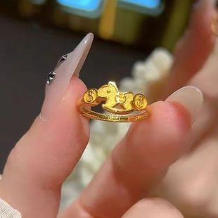【马上有钱】招财金色小马爆闪戒指高级感时尚个性金钱币铜钱指环