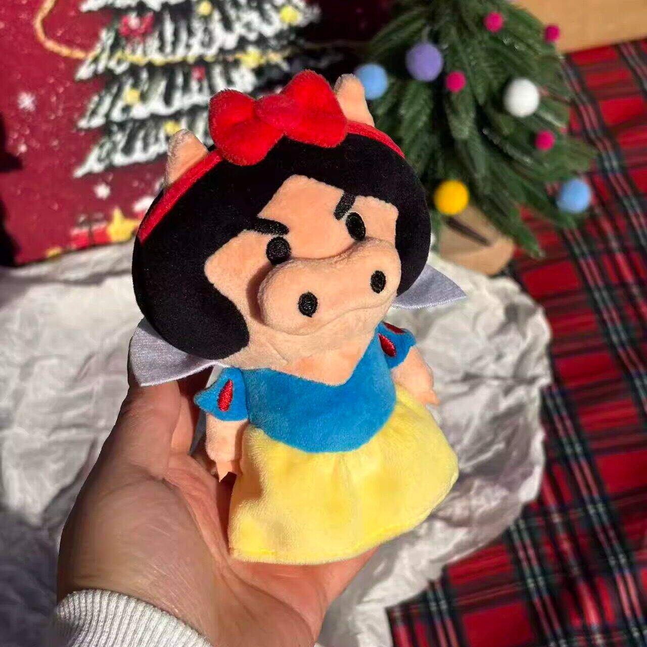 白雪公猪左卫门挂件可爱抽象丑萌小众少女心玩偶毛绒公仔挂饰礼物