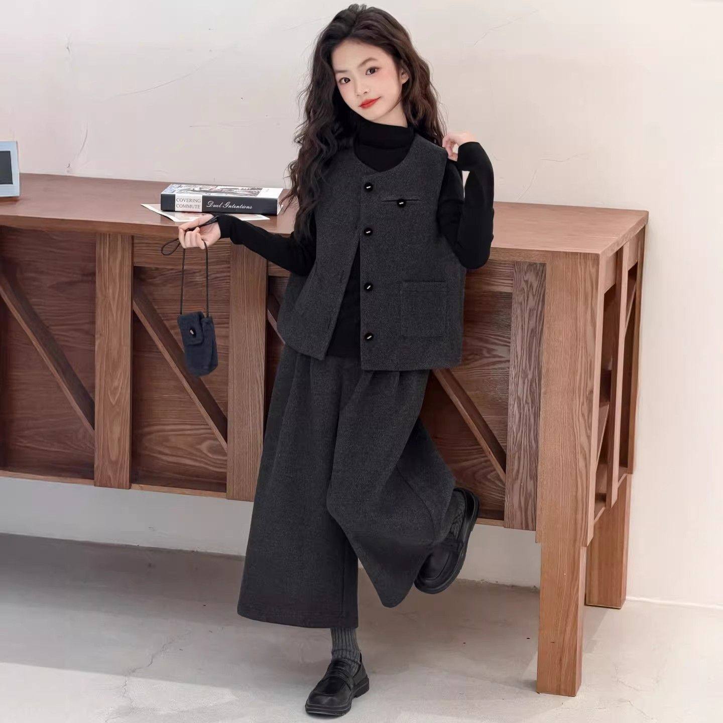 女童加厚套装2026秋冬季新款中大童韩系儿童毛呢马甲阔腿裤三件套