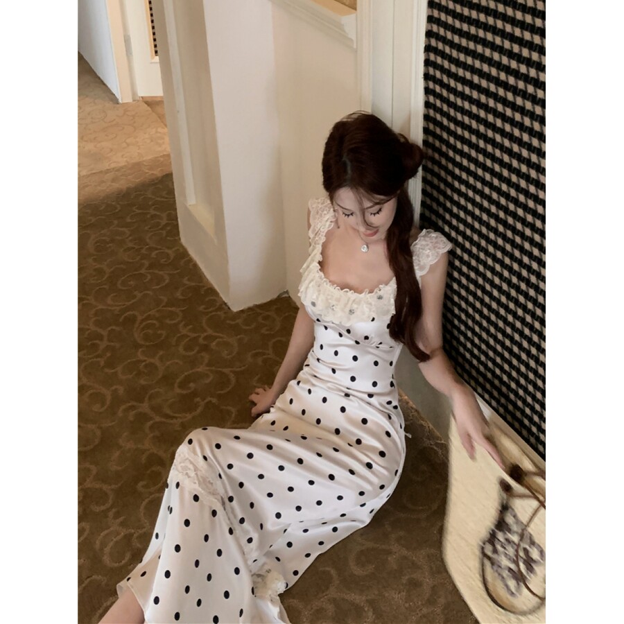 法式波点露背吊带连衣裙女夏季包