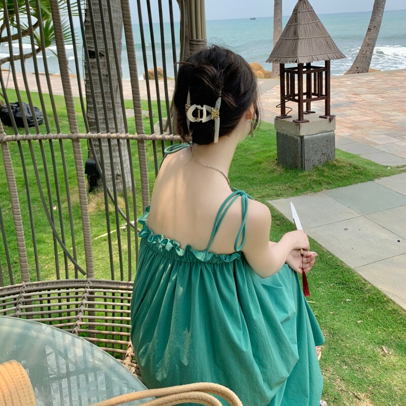 慵懒风宽松休闲吊带连衣裙女2025