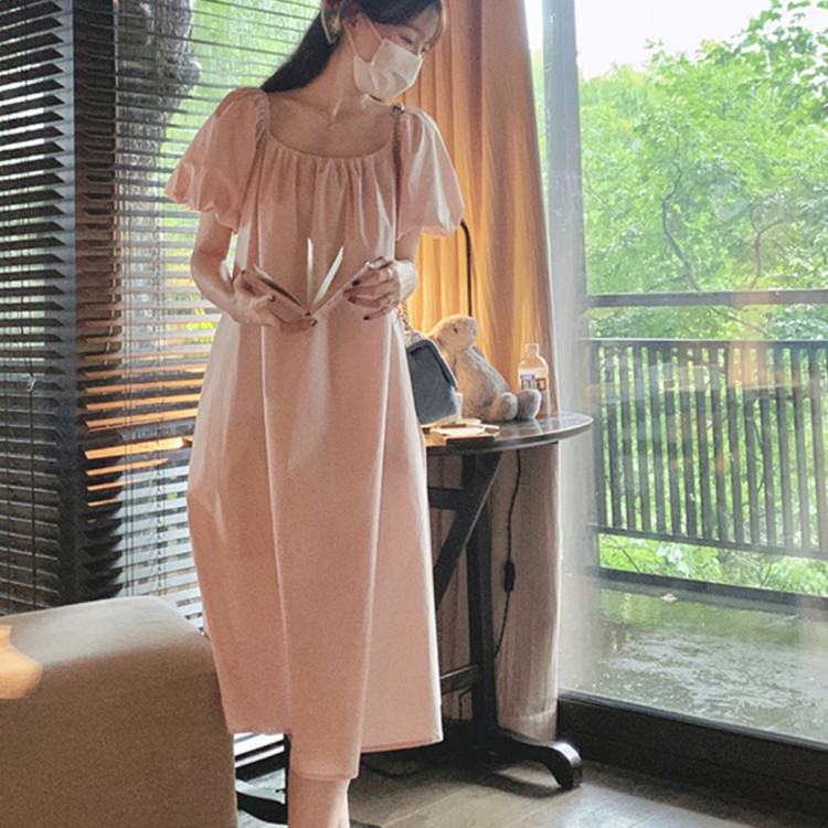 粉色甜美露背泡泡袖连衣裙女中长