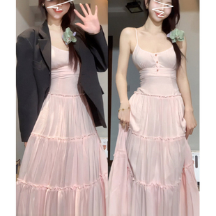 粉色小众设计收腰显瘦连衣裙子女长裙夏季新款学生海边度假吊带裙