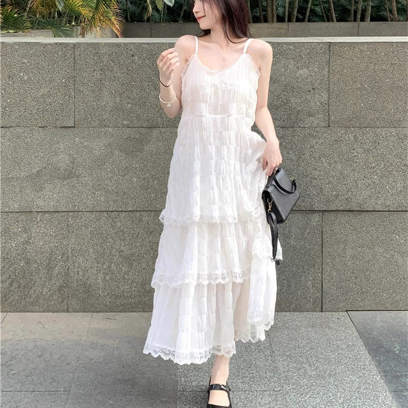 甜美减龄白色法式吊带连衣裙女装