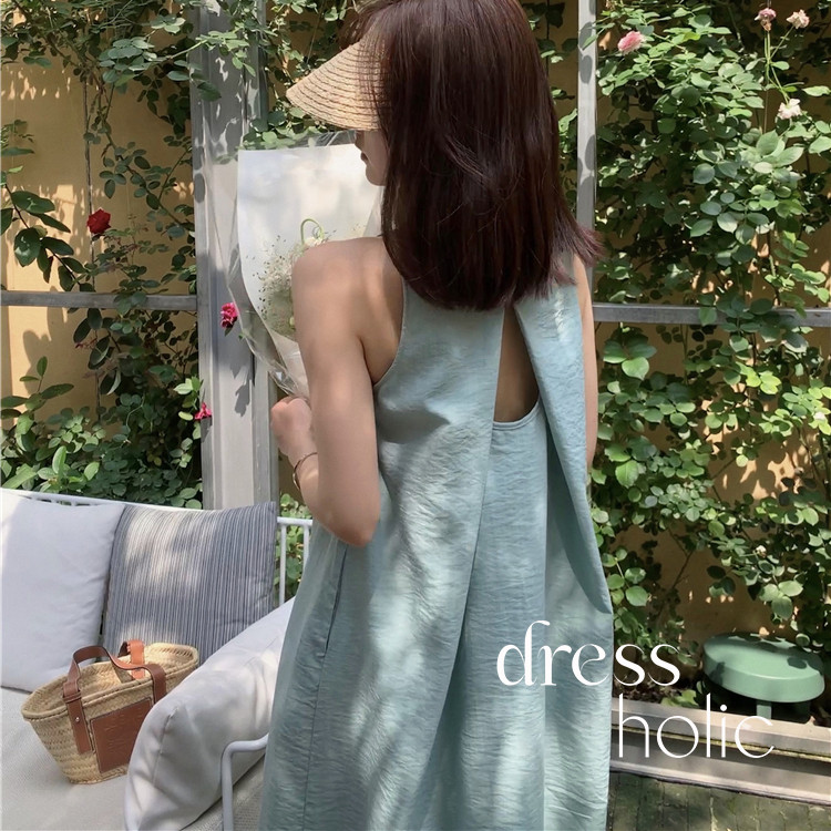 无袖连衣裙女夏季新款可盐可甜大码宽松显瘦海边度假背心吊带长裙