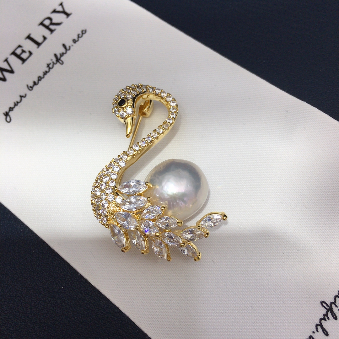 精工天然淡水珍珠胸针优雅天鹅圆形巴洛克豪镶锆石高级感胸花百搭