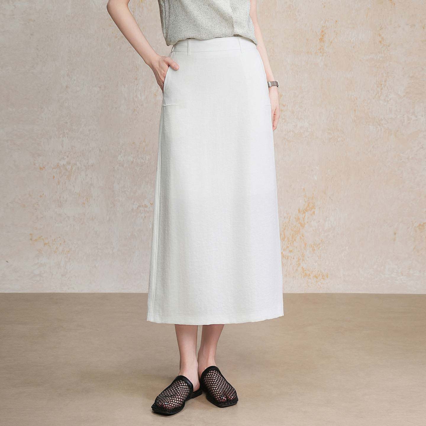 官方品牌时尚通勤直筒麻料半身裙女2026年春夏季新款高腰包臀一步