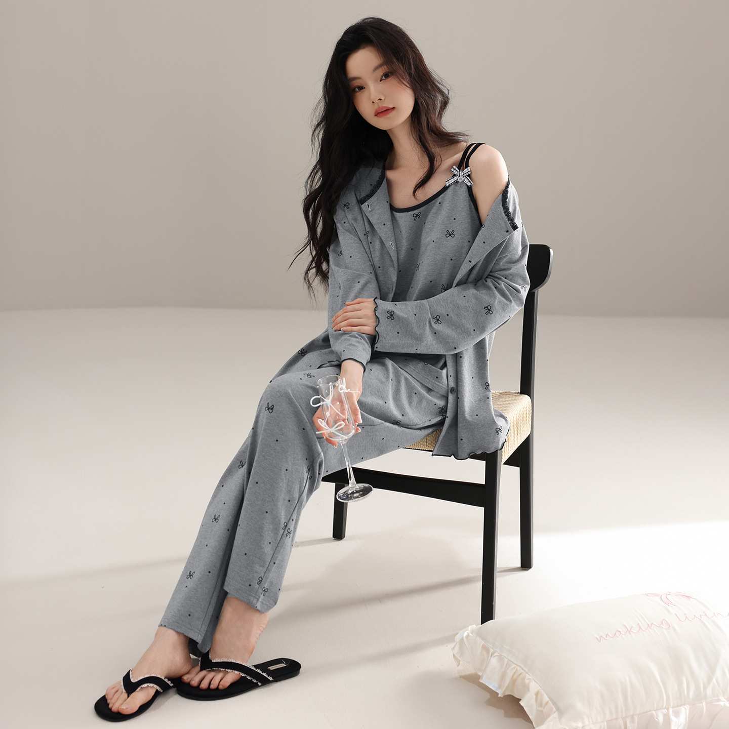 专柜品牌性感甜美睡衣女春秋季吊带长袖纯棉家居服三件套装带胸垫