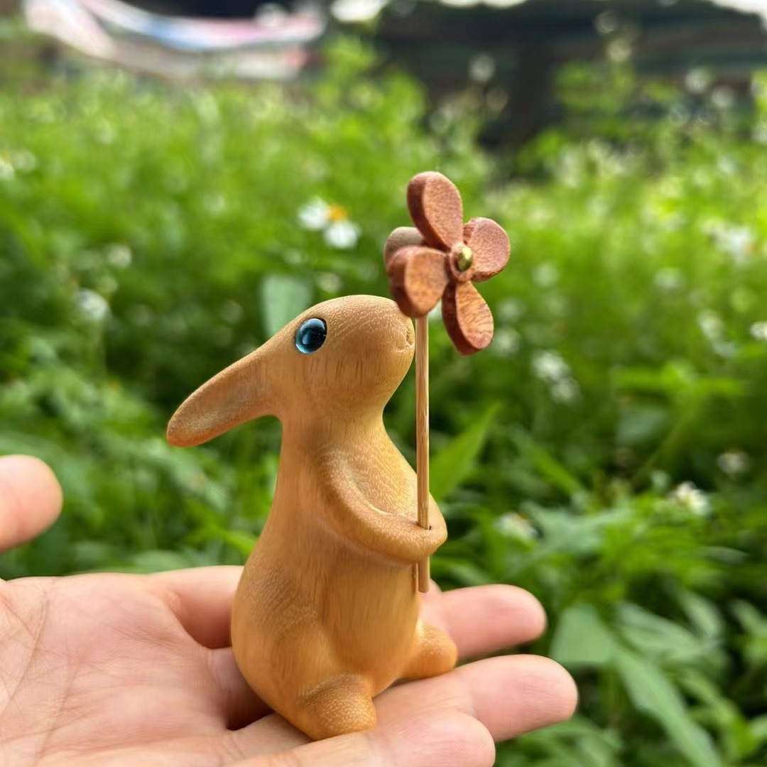 黄金檀木风车小兔手把件生肖桌面摆件